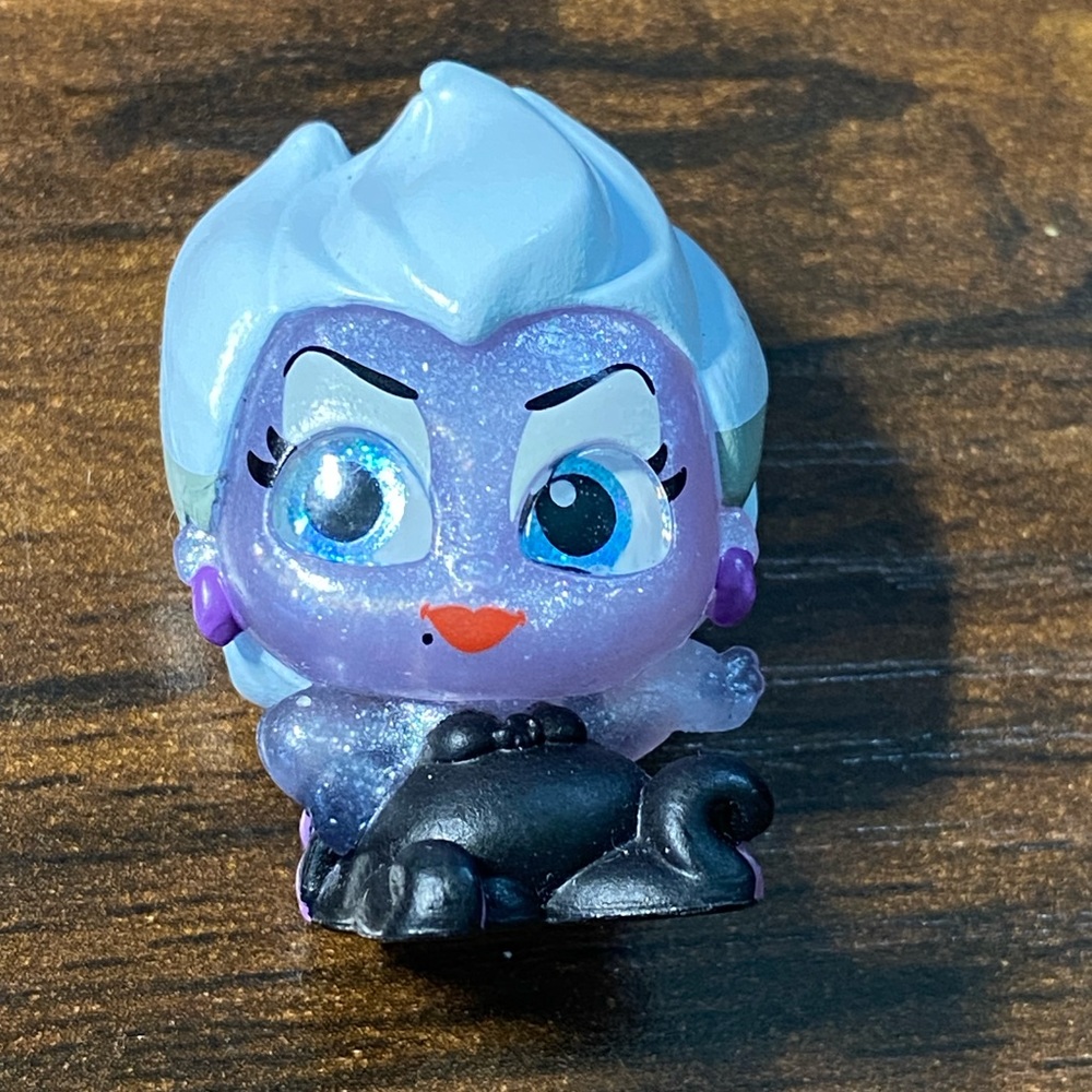 Disney doorables Ursula ultra rare glitter